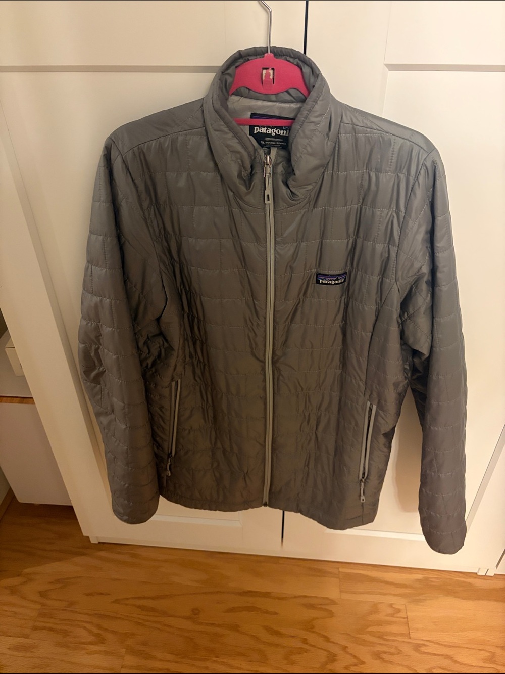 Patagonia Men's Light Gray Quilted Puffer Jacket